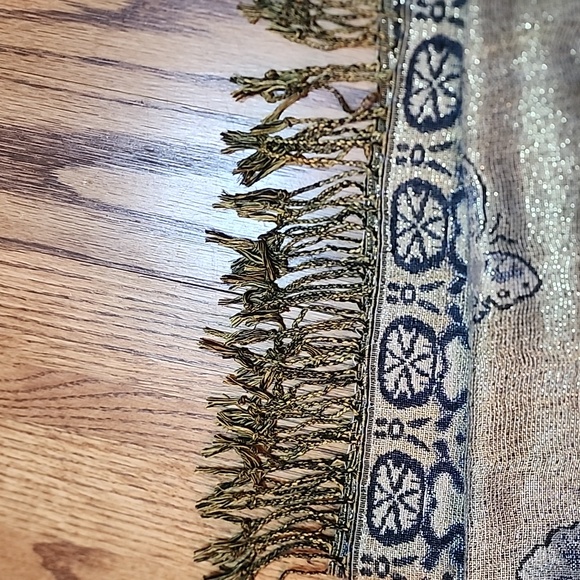 Pashmina and Silk Wrap - Picture 8 of 8